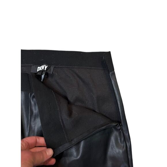 DKNY Women's Faux Leather Vegan High Rise Side Zip Stretch Trouser Pants sz L - Picture 3 of 8